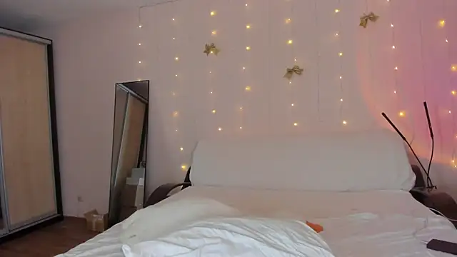 May Flower online show from 04/21/26, 11:27