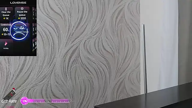 Snapshot of Evelinia chatting on 01/20/25, 01:32 Evelinia online show from 01/20/25, 01:32