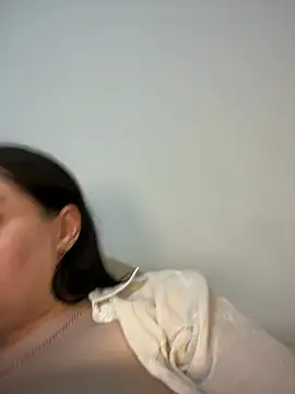 Snapshot of Evelinia chatting on 02/20/25, 08:14 Evelinia online show from 02/20/25, 08:14