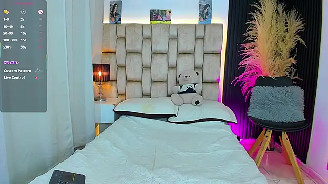 little sophie18 online show from 04/23/26, 07:49