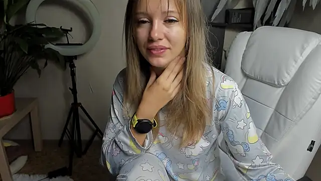 foxy blond online show from 09/18/25, 12:23