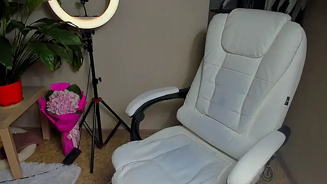 foxy blond online show from 10/06/25, 12:19