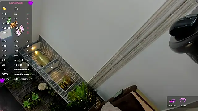 Snapshot of nayshalopestss chatting on 10/26/25, 04:07 nayshalopestss online show from 10/26/25, 04:07