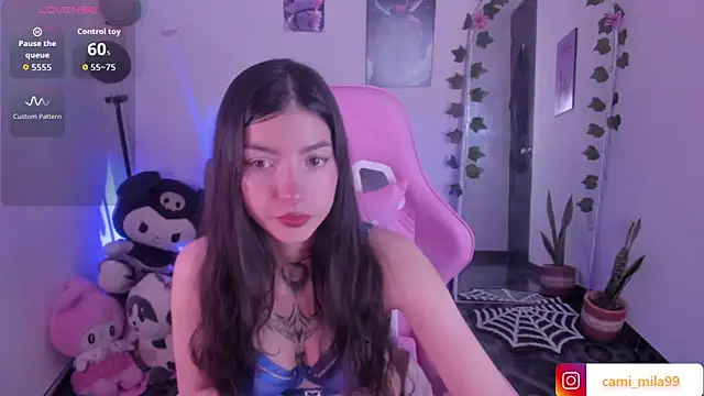 Snapshot of cami_mila9 chatting on 10/25/25, 11:10 cami mila9 online show from 10/25/25, 11:10