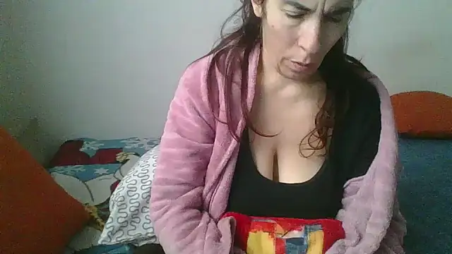 Snapshot of hairygirl80 chatting on 01/08/26, 10:50 hairygirl80 online show from 01/08/26, 10:50