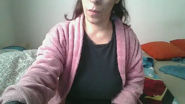 Snapshot of hairygirl80 chatting on 01/15/26, 12:10 hairygirl80 online show from 01/15/26, 12:10