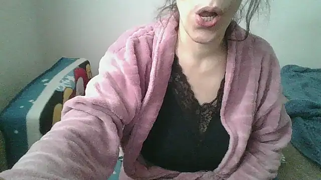 Snapshot of hairygirl80 chatting on 03/04/26, 09:26 hairygirl80 online show from 03/04/26, 09:26