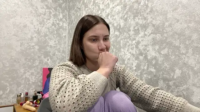 Snapshot of AnneBall chatting on 12/20/24, 01:54 AnneBall online show from 12/20/24, 01:54