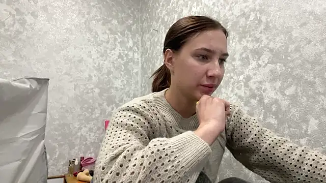 Snapshot of AnneBall chatting on 12/21/24, 12:38 AnneBall online show from 12/21/24, 12:38