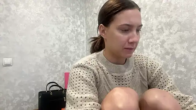 Snapshot of AnneBall chatting on 12/22/24, 07:33 AnneBall online show from 12/22/24, 07:33