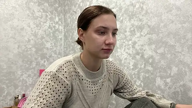 Snapshot of AnneBall chatting on 12/22/24, 12:27 AnneBall online show from 12/22/24, 12:27