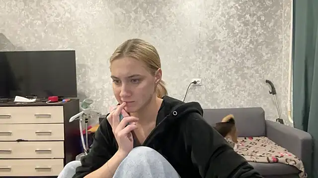 Snapshot of AnneBall chatting on 02/10/25, 03:21 AnneBall online show from 02/10/25, 03:21