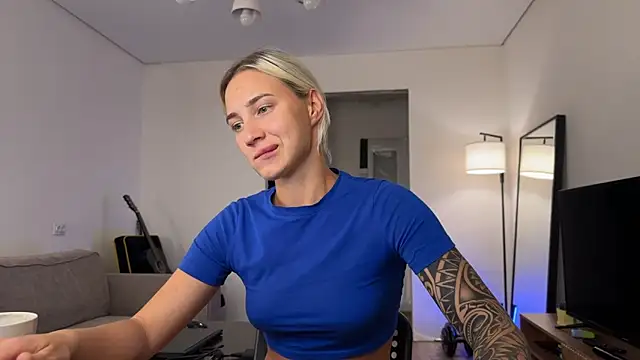 AnneBall online show from 10/29/25, 03:14