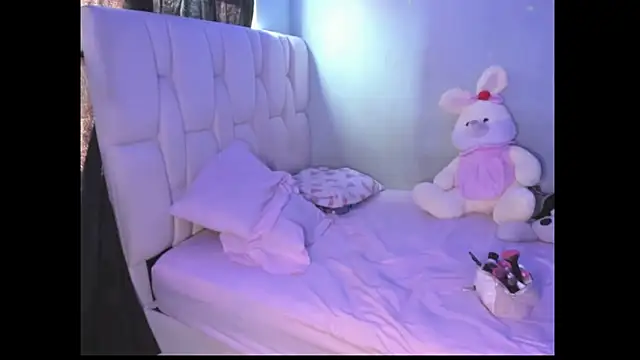 Snapshot of KittyKlum chatting on 03/21/25, 07:35 KittyKlum online show from 03/21/25, 07:35