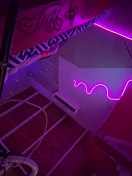 Mauuu18 online show from 11/27/25, 01:40