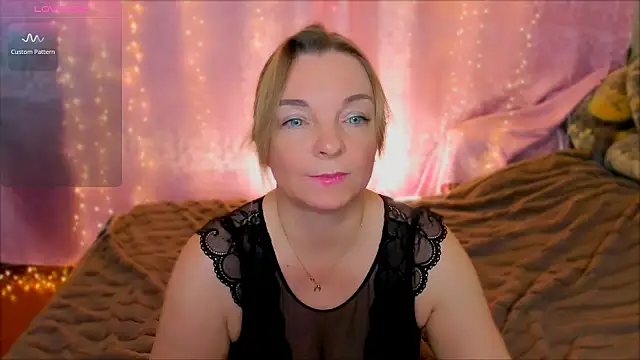 Regina  blue online show from 02/01/25, 07:55