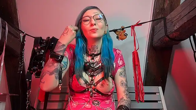 Snapshot of coyemoo chatting on 11/12/25, 10:15 coyemoo online show from 11/12/25, 10:15