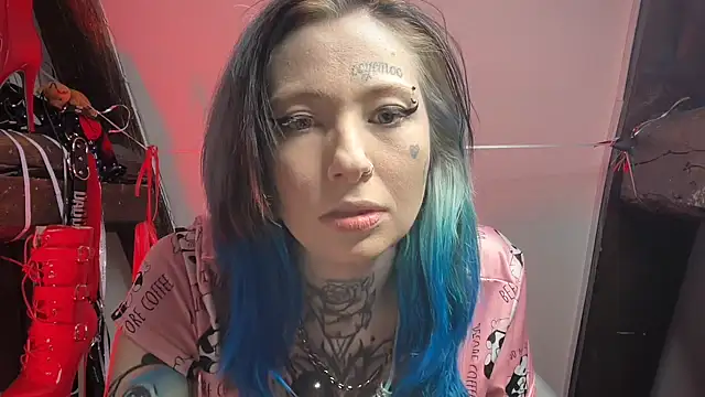 Snapshot of coyemoo chatting on 01/19/26, 09:57 coyemoo online show from 01/19/26, 09:57