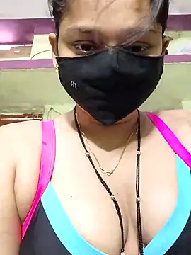 Snapshot of Kashish_18 chatting on 06/11/26, 06:44 Kashish 18 online show from 06/11/26, 06:44
