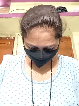 Snapshot of Kashish_18 chatting on 06/12/26, 06:34 Kashish 18 online show from 06/12/26, 06:34