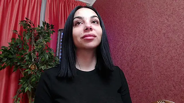 MissJuliax online show from 12/18/25, 07:25