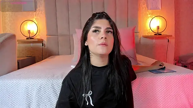 Snapshot of Amy-Saenz chatting on 10/07/25, 03:31 Amy-Saenz online show from 10/07/25, 03:31