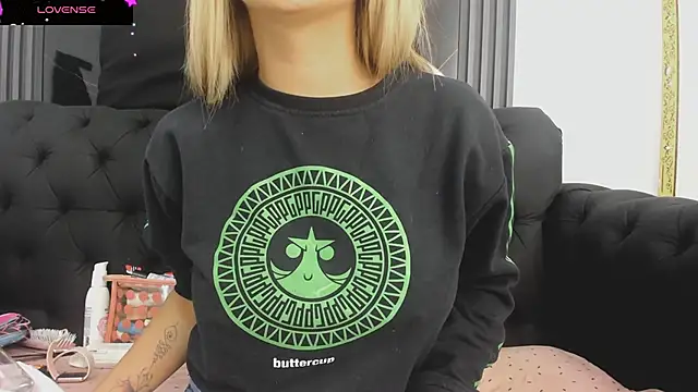 EvaaLovia1 online show from 10/21/25, 01:34