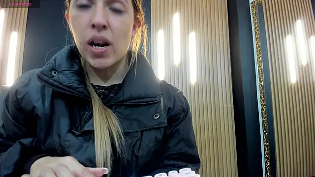 EvaaLovia1 online show from 04/03/26, 03:48