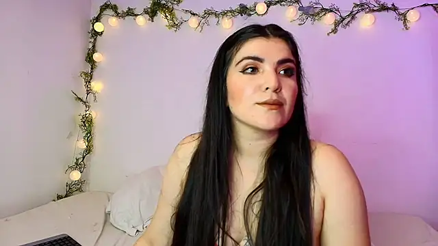 Amara vega online show from 04/24/26, 10:39