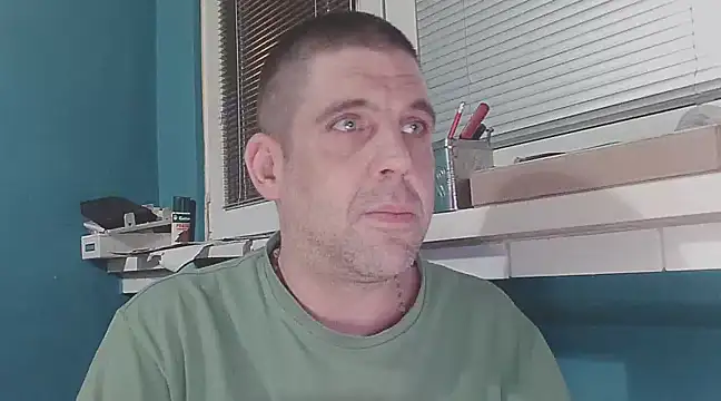 Snapshot of YouWantMe666 chatting on 02/10/25, 02:52 YouWantMe666 online show from 02/10/25, 02:52