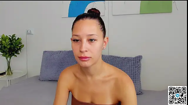 SelenaRousey online show from 07/04/26, 06:30