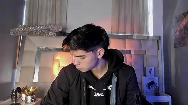 Snapshot of AndyPalmer_ chatting on 02/19/25, 01:17 AndyPalmer online show from 02/19/25, 01:17