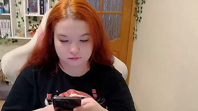 Snapshot of HaleyRoute chatting on 10/07/25, 12:02 HaleyRoute online show from 10/07/25, 12:02