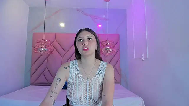 AngelaaCute  online show from 04/22/26, 12:07