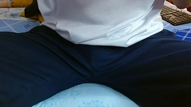 Snapshot of nickolas_moon chatting on 12/26/24, 06:43 nickolas moon online show from 12/26/24, 06:43