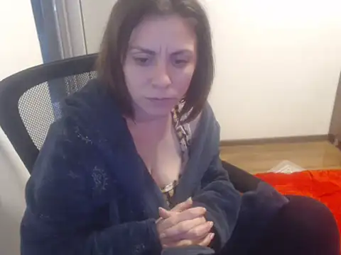 SweetAdela92 online show from 02/09/26, 07:51