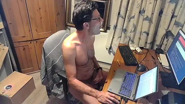Snapshot of RolfS chatting on 07/15/26, 10:15 RolfS online show from 07/15/26, 10:15