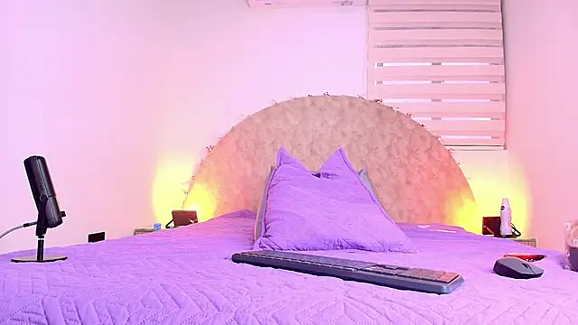 anisha x online show from 12/05/25, 07:43