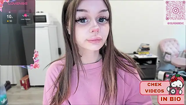 Snapshot of shy_melony chatting on 01/06/25, 10:24 shy melony online show from 01/06/25, 10:24