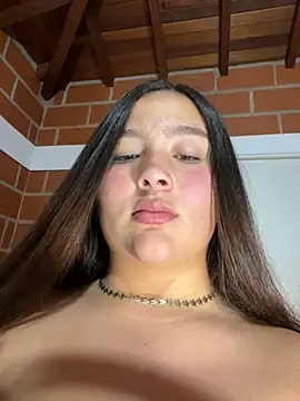 Snapshot of iam_Cami11 chatting on 09/22/25, 10:56 iam Cami11 online show from 09/22/25, 10:56