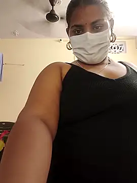 Hotmilfxox online show from 04/15/26, 10:22