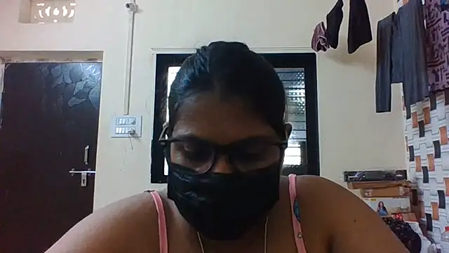 Snapshot of Hotmilfxox chatting on 06/02/26, 08:38 Hotmilfxox online show from 06/02/26, 08:38