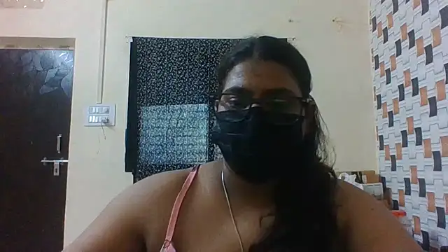 Hotmilfxox online show from 06/10/26, 08:24