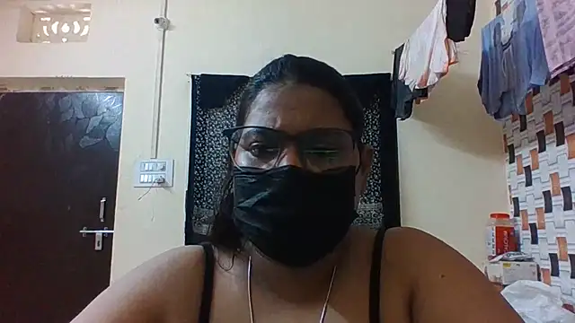 Hotmilfxox online show from 06/19/26, 08:07