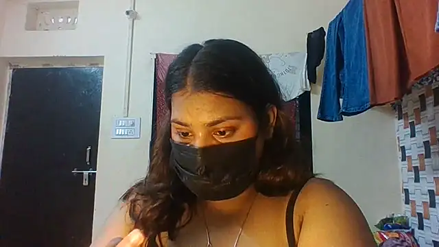 Hotmilfxox online show from 07/03/26, 08:21