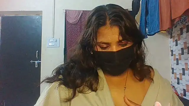 Hotmilfxox online show from 07/04/26, 07:47