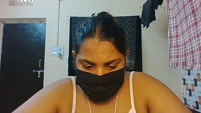 Hotmilfxox online show from 07/12/26, 09:44
