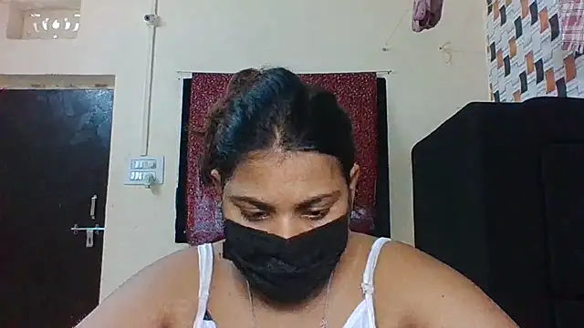 Hotmilfxox online show from 07/16/26, 07:47