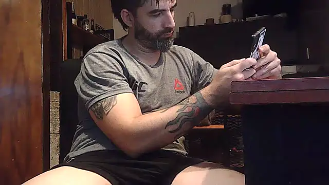 Snapshot of ozzypsico13 chatting on 01/21/25, 12:57 ozzypsico13 online show from 01/21/25, 12:57