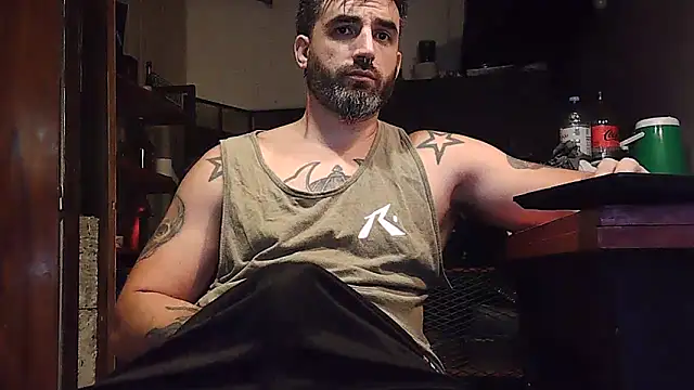 Snapshot of ozzypsico13 chatting on 03/02/25, 08:18 ozzypsico13 online show from 03/02/25, 08:18